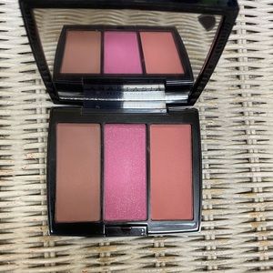 Anastasia Beverly Hills blush trio in Pool Party
